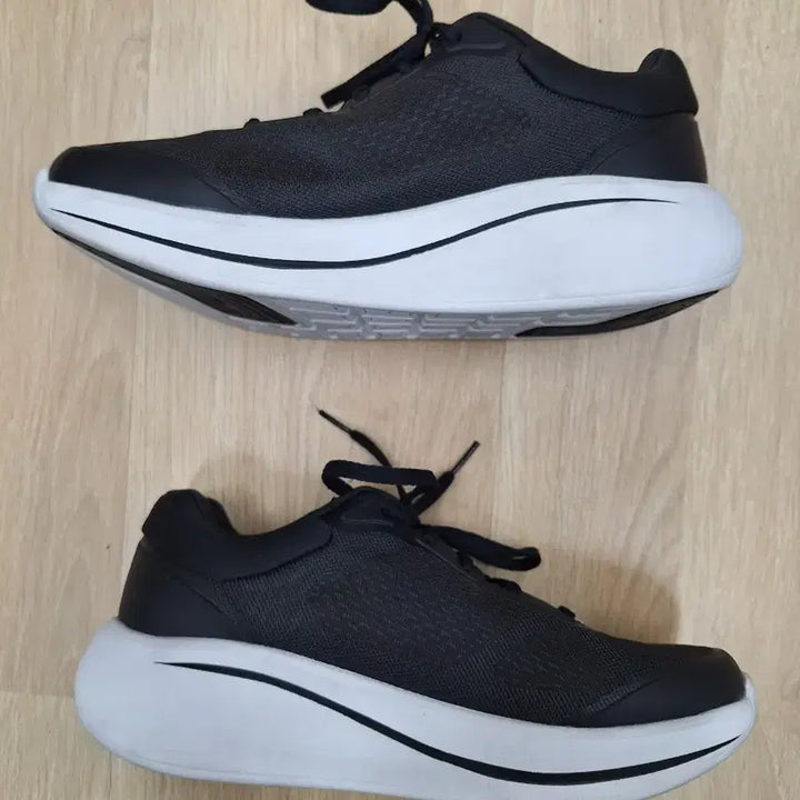 [SOLD OUT] 스케쳐스  맥스 쿠셔닝 220723 (270size)
