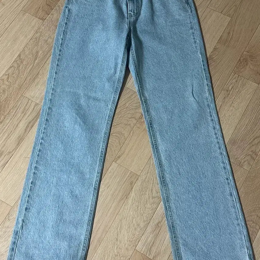 [BUNJANG] Thewish Liz Light Wash Straight Jeans / (무배)더위시 리즈 연청 일자 팬츠