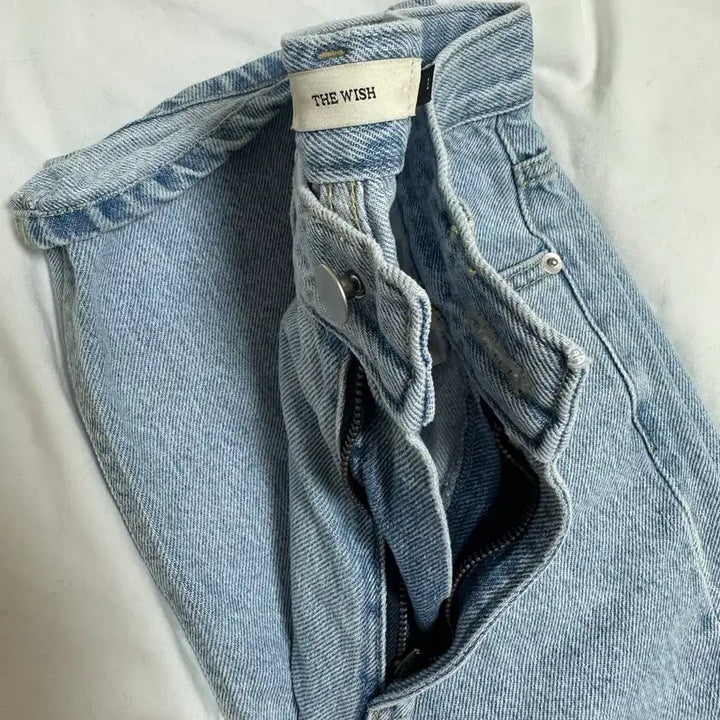 [BUNJANG] Thewish Liz Light Wash Straight Jeans / (무배)더위시 리즈 연청 일자 팬츠