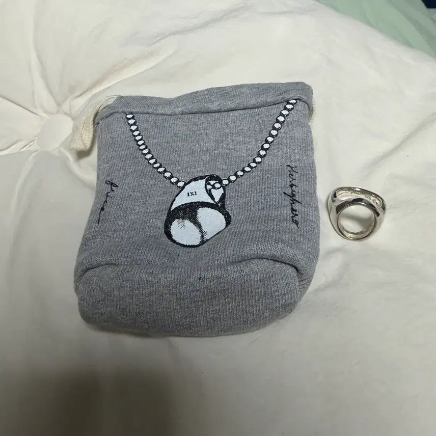 [BUNJANG] Hubig Haro Park Hyo Shin V Ring / 허비그하로 박효신 굿즈 V ring