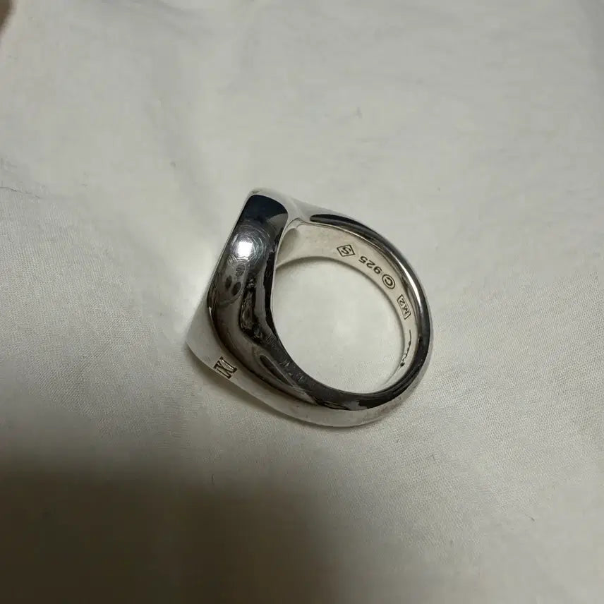 [BUNJANG] Hubig Haro Park Hyo Shin V Ring / 허비그하로 박효신 굿즈 V ring