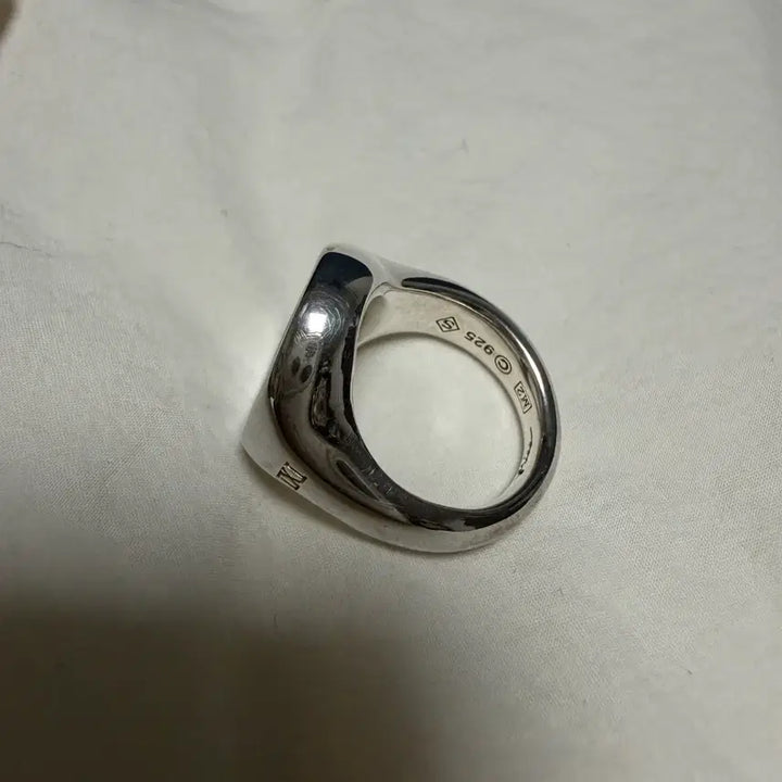 [BUNJANG] Hubig Haro Park Hyo Shin V Ring / 허비그하로 박효신 굿즈 V ring