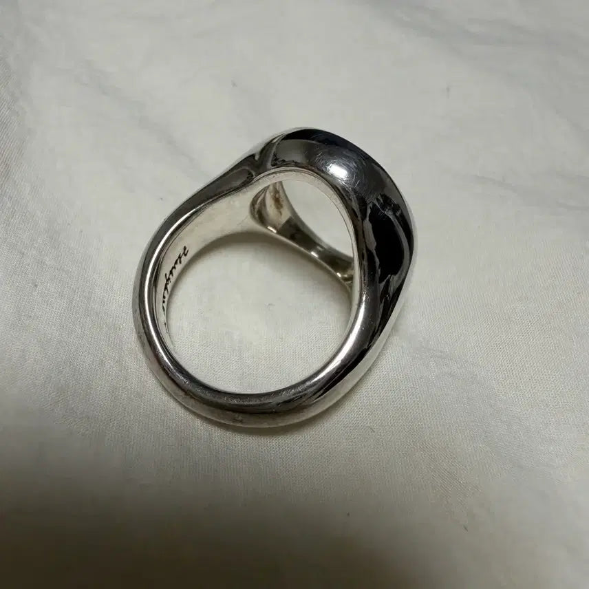 [BUNJANG] Hubig Haro Park Hyo Shin V Ring / 허비그하로 박효신 굿즈 V ring