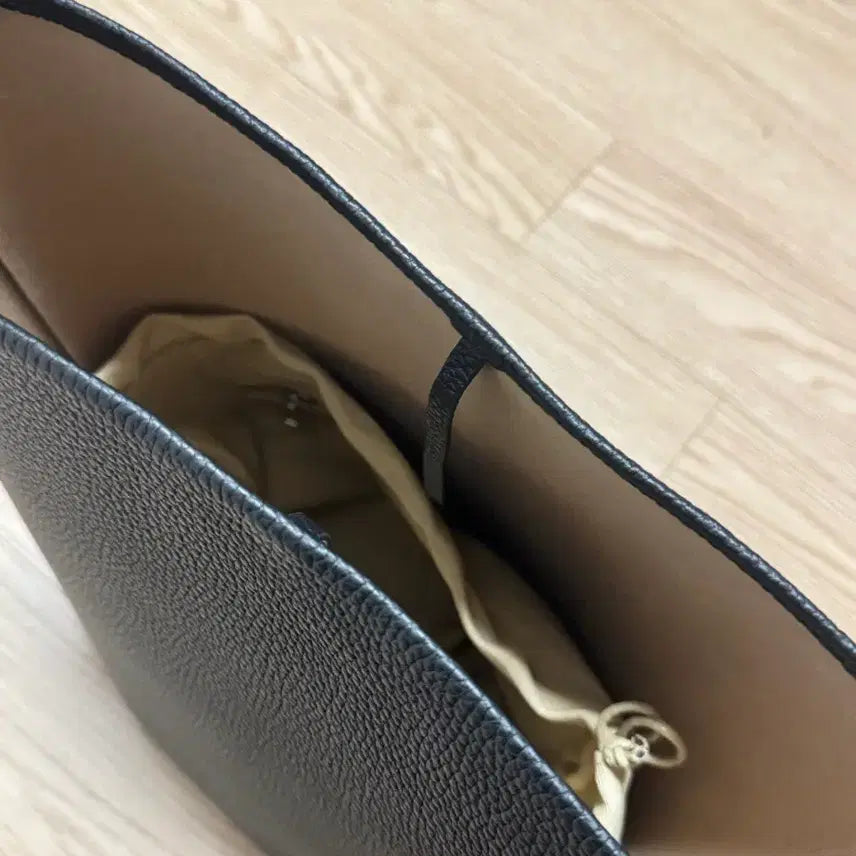 [BUNJANG] Archo Black Parkbag Medium / 아크비 파크백 블랙 미디움