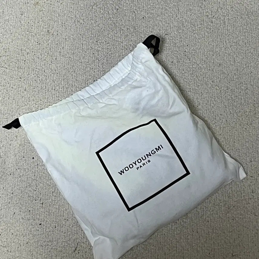 [SOLD OUT] 우영미 스퀘어 미니백 블랙