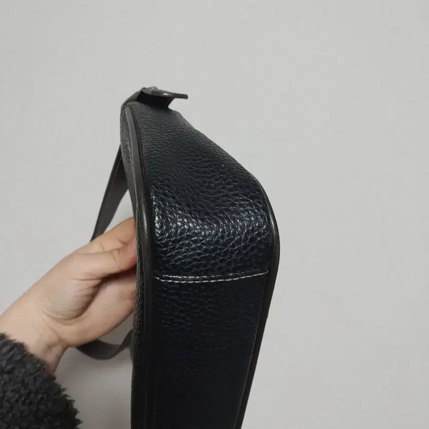 [BUNJANG] Mercolledi Vintage Leather Shoulder Bag / 메르꼴레디 빈티지 가죽 숄더백