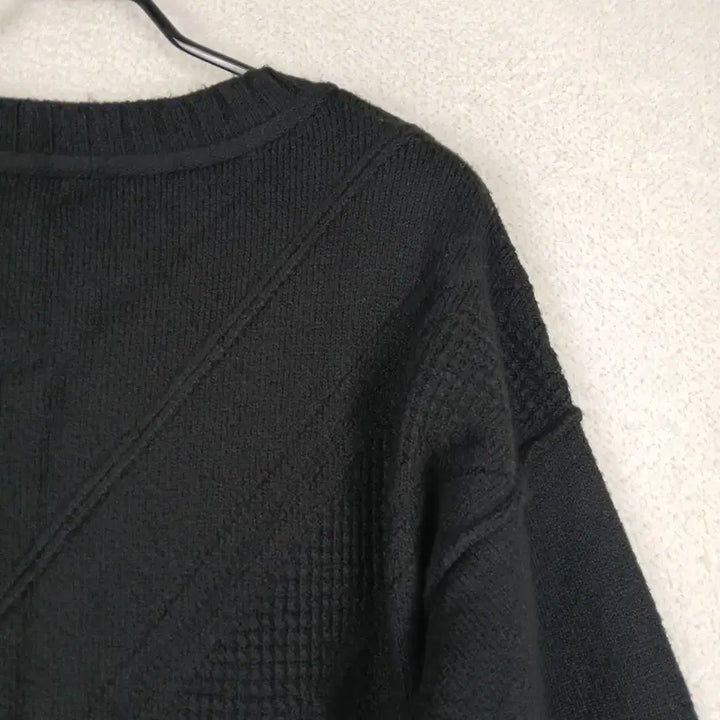 [BUNJANG] Calvin Klein Women's Pattern Knit Sweater (S) / 캘빈클라인 여성 블랙 패턴 니트 스웨터(S)