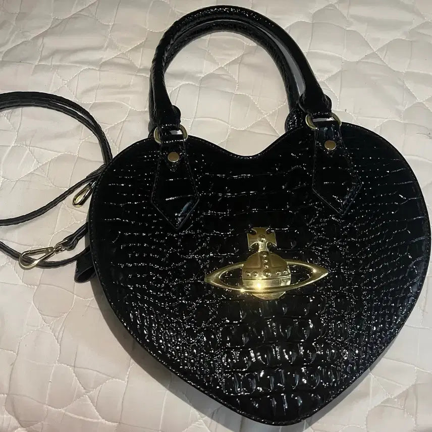 [SOLD OUT] 급전!)비비안웨스트우드 블랙 하트백 크로커다일