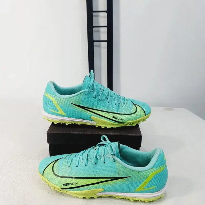 [SOLD OUT] 나이키 축구화 머큐리얼 베이퍼14 아카데미 TF 민트/형광 285