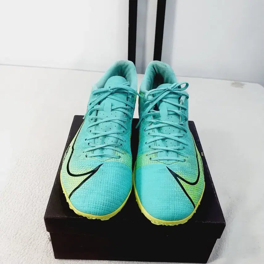 [SOLD OUT] 나이키 축구화 머큐리얼 베이퍼14 아카데미 TF 민트/형광 285
