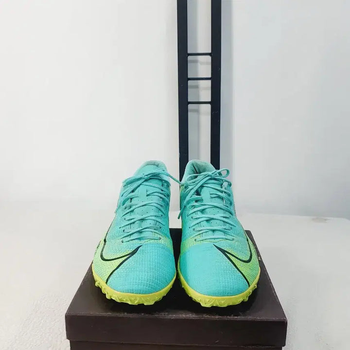 [SOLD OUT] 나이키 축구화 머큐리얼 베이퍼14 아카데미 TF 민트/형광 285