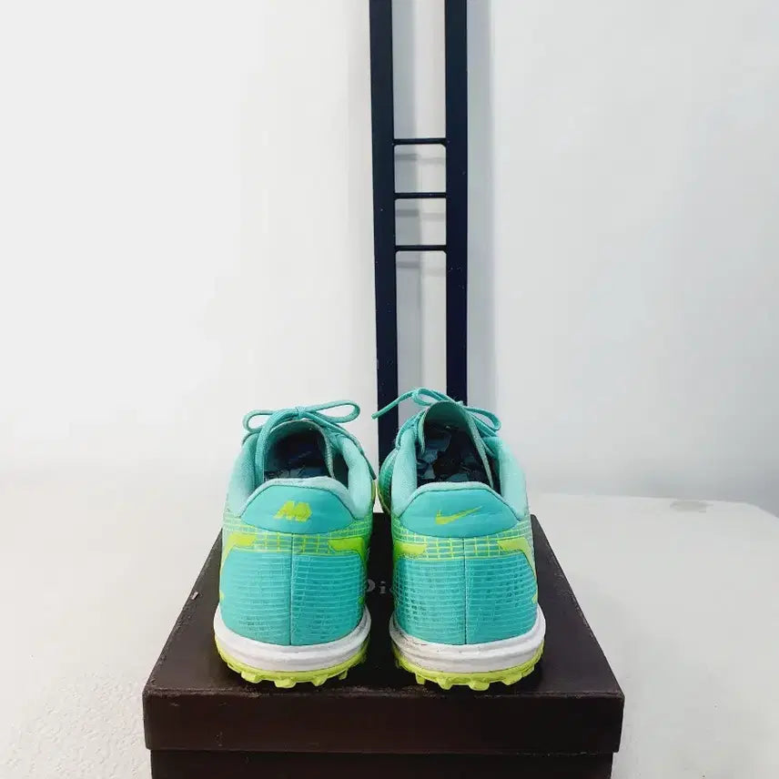 [SOLD OUT] 나이키 축구화 머큐리얼 베이퍼14 아카데미 TF 민트/형광 285