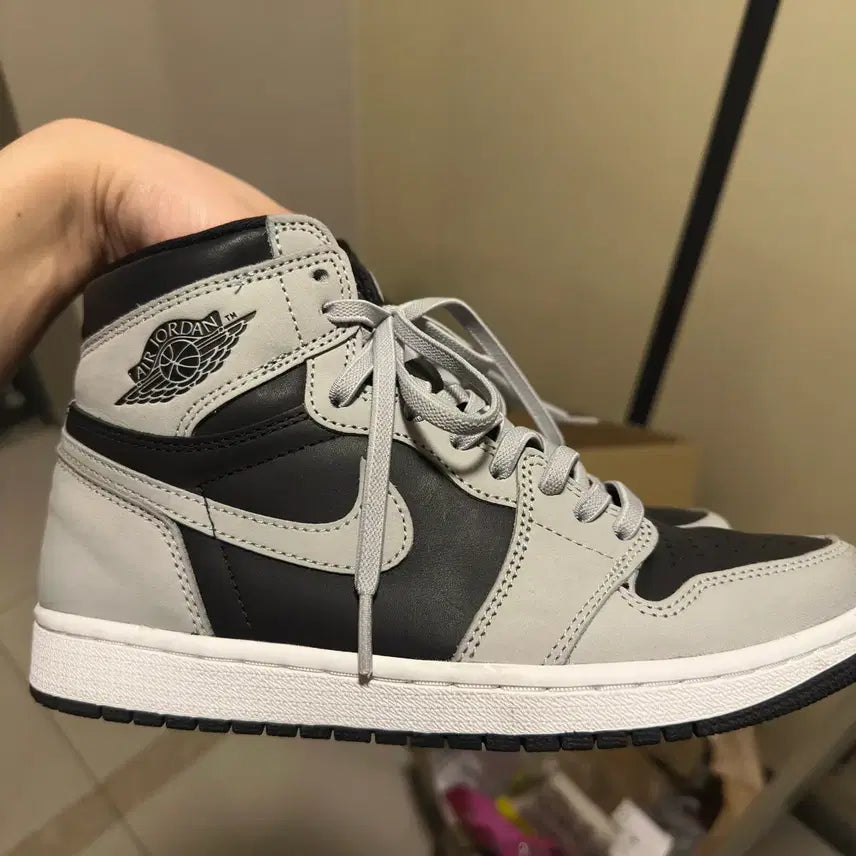[BUNJANG] Jordan 1 Retro High OG Shadow 2.0 Shoes (Size 250) / 조던 1 레트로 하이 OG 쉐도우 2.0 250사이즈 판매합니다