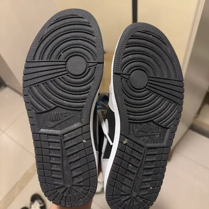 [BUNJANG] Jordan 1 Retro High OG Shadow 2.0 Shoes (Size 250) / 조던 1 레트로 하이 OG 쉐도우 2.0 250사이즈 판매합니다