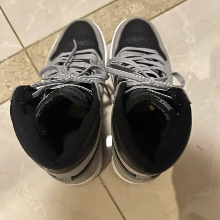 [BUNJANG] Jordan 1 Retro High OG Shadow 2.0 Shoes (Size 250) / 조던 1 레트로 하이 OG 쉐도우 2.0 250사이즈 판매합니다