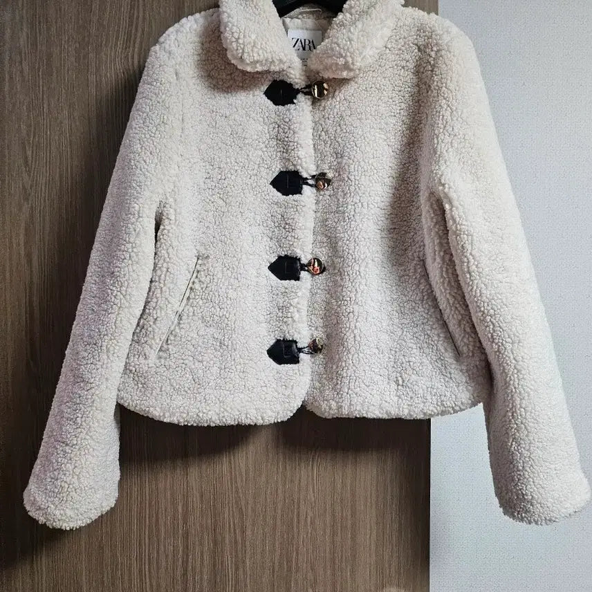 [BUNJANG] ZARA Shearling Boucle Jacket / 자라 시어링 뽀글이 양털자켓