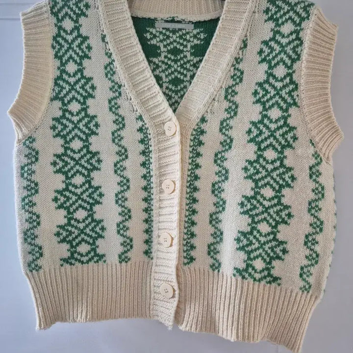 [BUNJANG] Love And Show Knit Vest / 러브앤쇼 니트 베스트