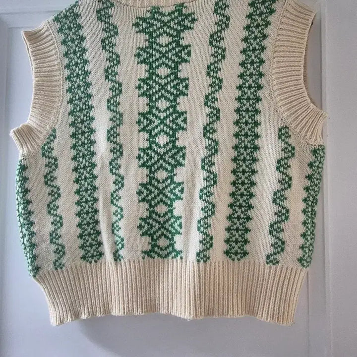 [BUNJANG] Love And Show Knit Vest / 러브앤쇼 니트 베스트