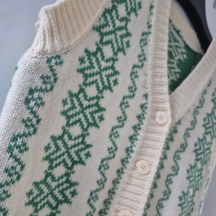 [BUNJANG] Love And Show Knit Vest / 러브앤쇼 니트 베스트