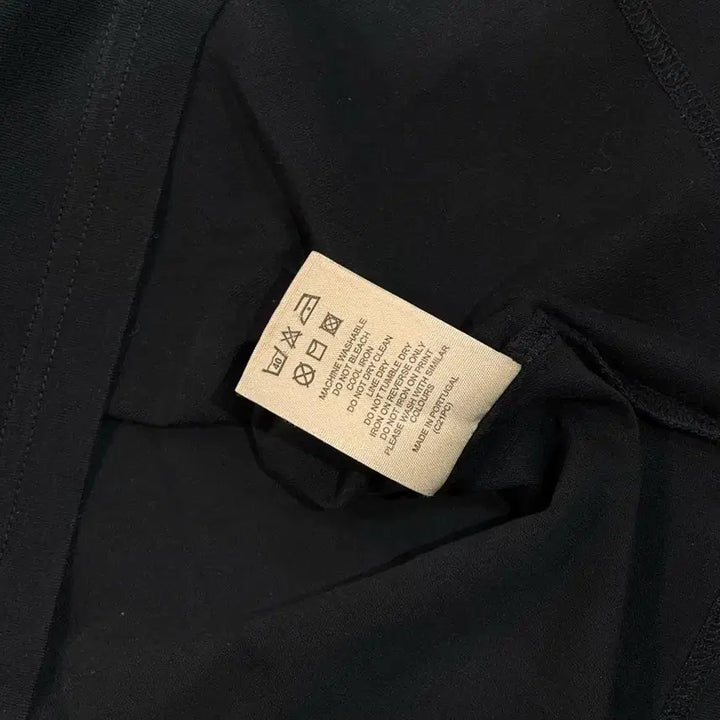 [BUNJANG] Burberry Black Long Sleeve T-shirt / 버버리 블랙 긴팔티