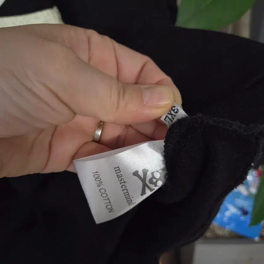 [BUNJANG] Mastermind World Skull & Crossbones Graphic Sweatshirt / 마이터마이드 월드