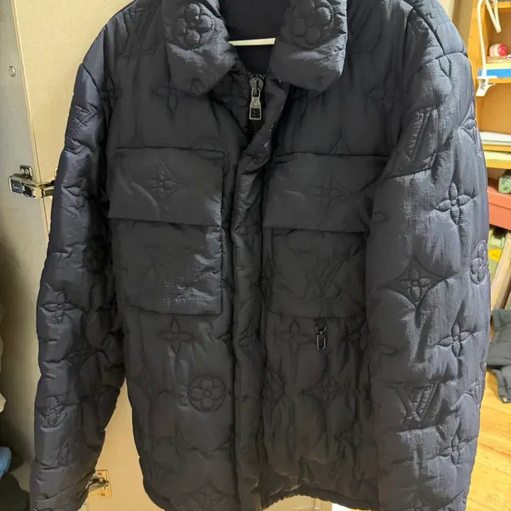 [BUNJANG] Louis Vuitton Monogram Padded Jacket Size 48 / 루이비통 모노그램 패딩 48사이즈 팝니다