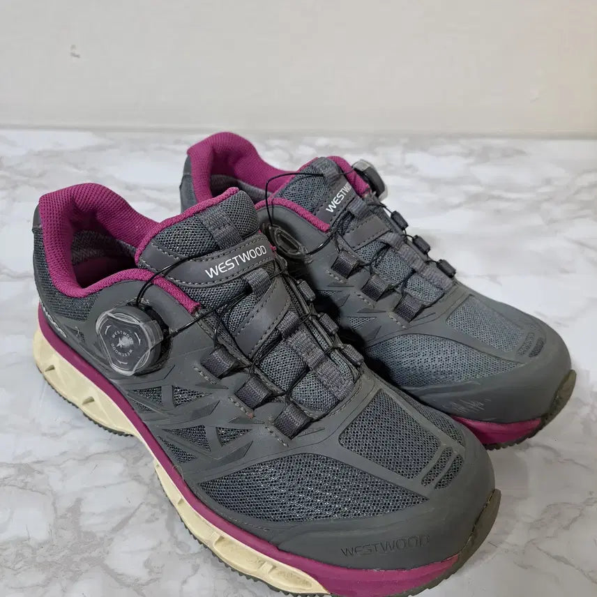 [BUNJANG] Westwood Women's Dial Hiking Shoes (230) / 웨스트우드 여성 다이얼 등산화 230 (신1085)