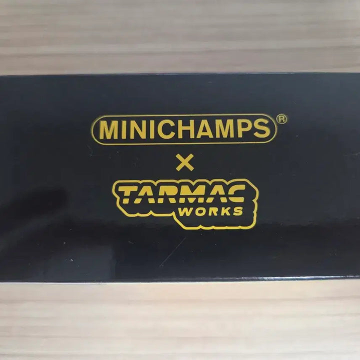 [BUNJANG] Tarmac Works Porsche Cayman GT4 Yellow Version Model Car / 타막웍스 x 미니챔스  포르쉐 카이멘 gt4 옐로우버전 택포7.7