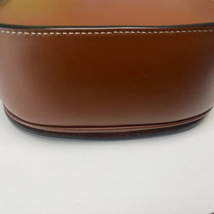 [BUNJANG] Celine Triomphe Polka Bag Tan / 셀린느 트리옹프 폴코백 탄