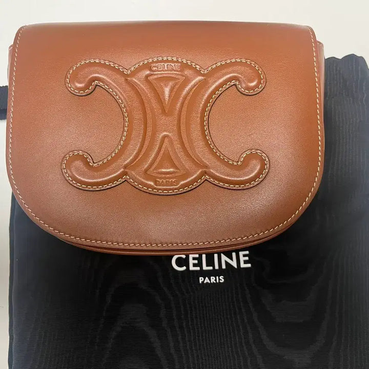 [BUNJANG] Celine Triomphe Polka Bag Tan / 셀린느 트리옹프 폴코백 탄