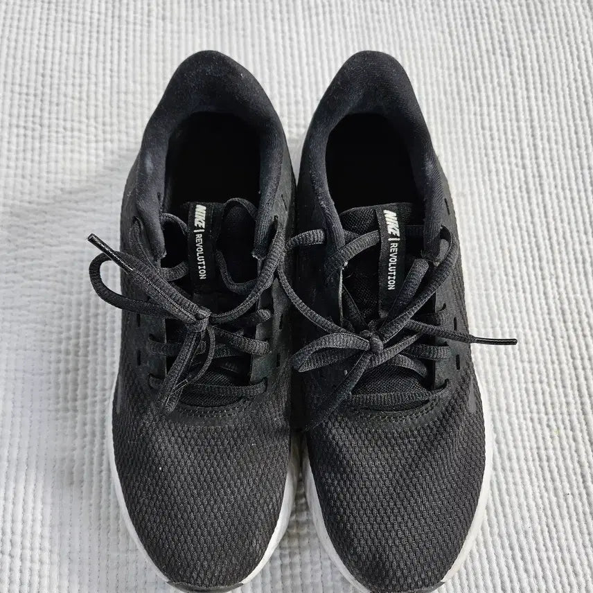 [BUNJANG] Nike Revolution 5 Sneakers (Size 240) / [나이키] 레볼루션 5 사이즈240
