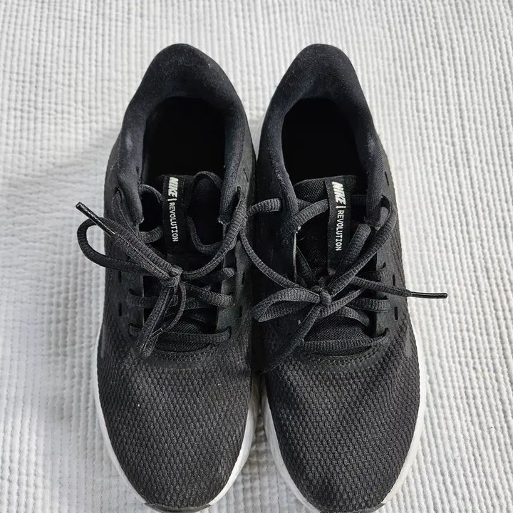 [BUNJANG] Nike Revolution 5 Sneakers (Size 240) / [나이키] 레볼루션 5 사이즈240