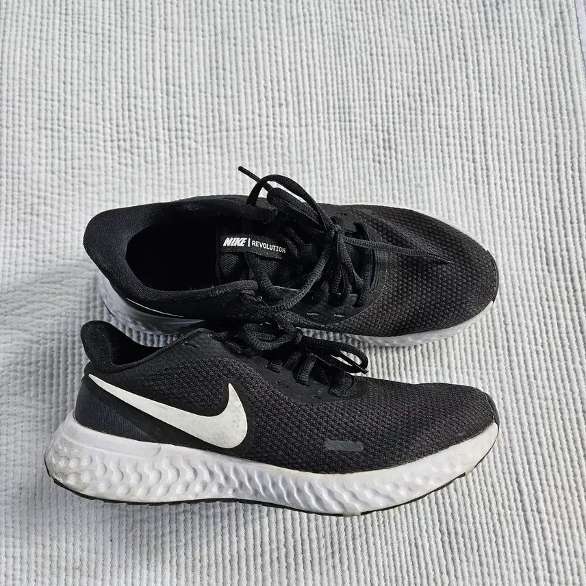 [BUNJANG] Nike Revolution 5 Sneakers (Size 240) / [나이키] 레볼루션 5 사이즈240