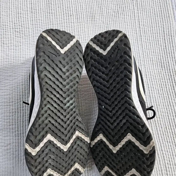 [BUNJANG] Nike Revolution 5 Sneakers (Size 240) / [나이키] 레볼루션 5 사이즈240