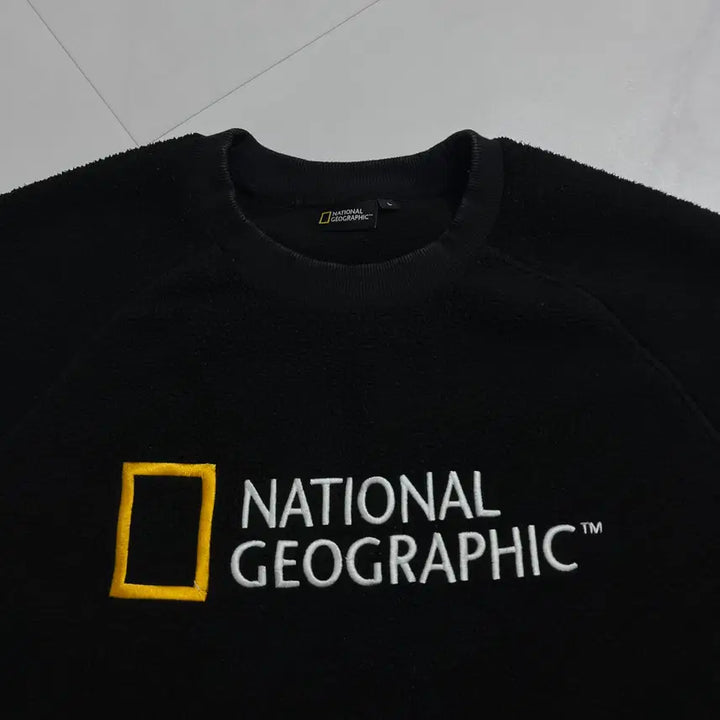 [BUNJANG] National Geographic Black Fleece Sweatshirt [L] / [정품] 네셔널지오그래픽 블랙 후리스 맨투맨 [ L ]