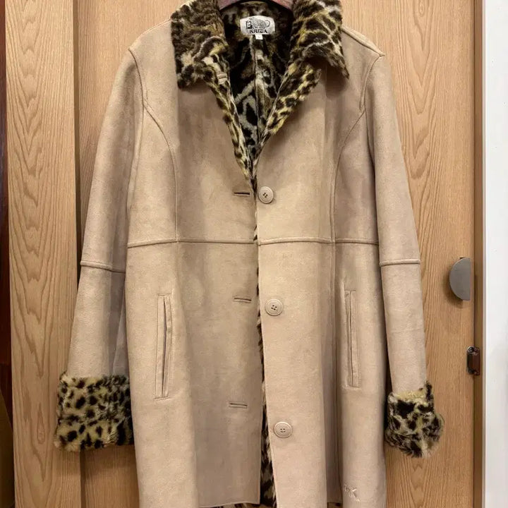 [BUNJANG] Creezia Leopard Fur Mustang Coat / 크리지아레오파드퍼무스탕