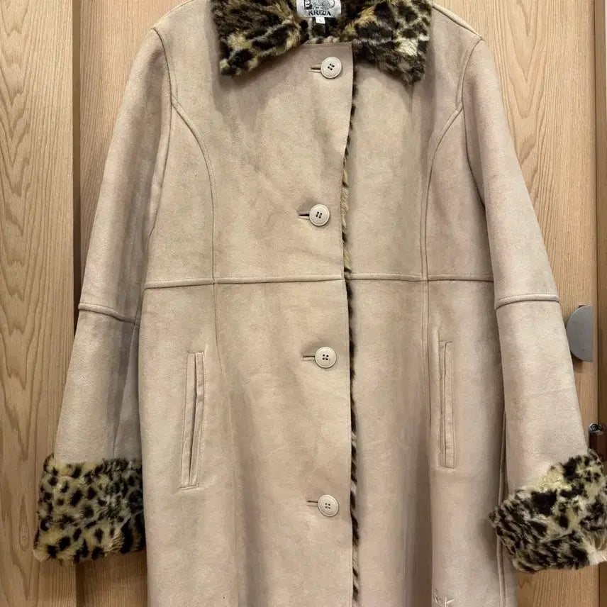 [BUNJANG] Creezia Leopard Fur Mustang Coat / 크리지아레오파드퍼무스탕