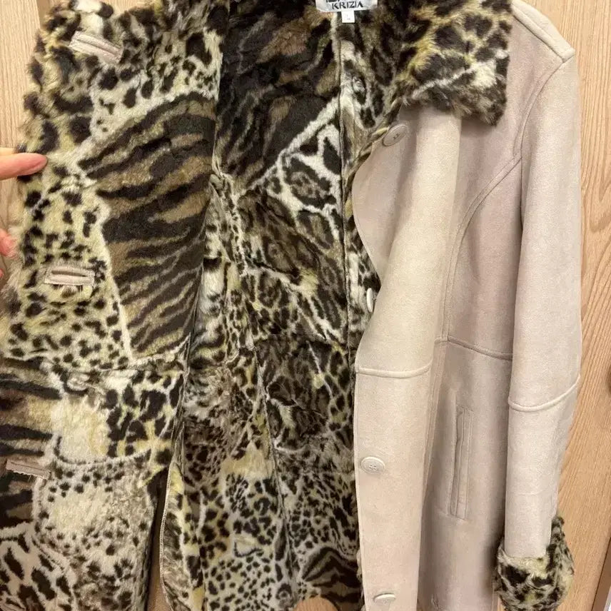 [BUNJANG] Creezia Leopard Fur Mustang Coat / 크리지아레오파드퍼무스탕