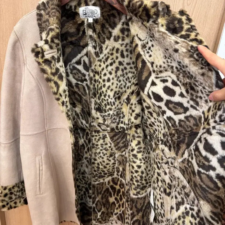 [BUNJANG] Creezia Leopard Fur Mustang Coat / 크리지아레오파드퍼무스탕