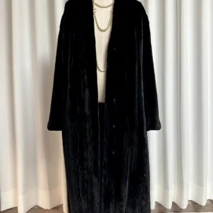 [BUNJANG] Copenhagen Female Mink Coat (Black) / (새상품) V넥 코펜하겐 최상급 휘메일 롱밍크 코트 (블랙)