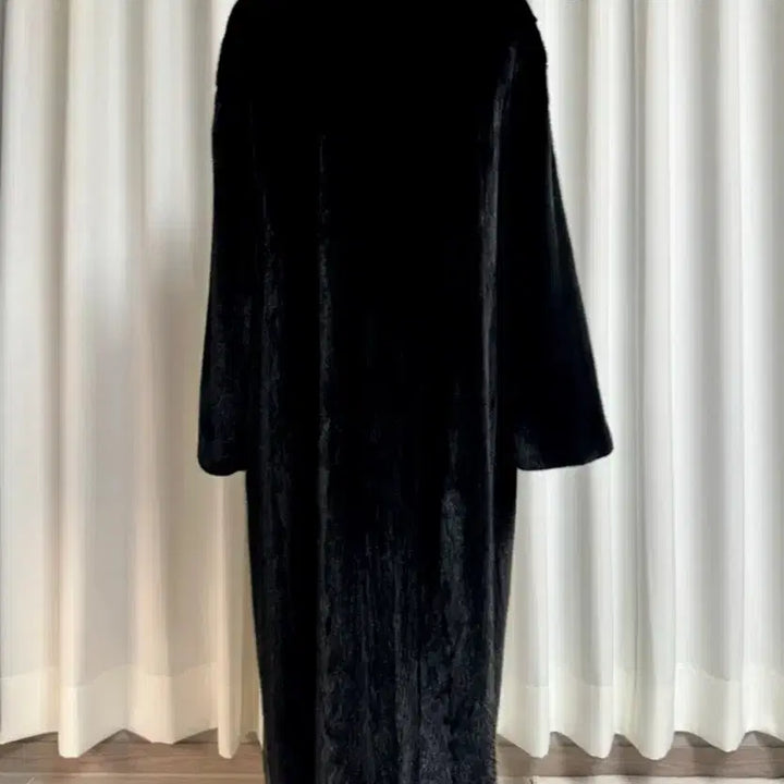 [BUNJANG] Copenhagen Female Mink Coat (Black) / (새상품) V넥 코펜하겐 최상급 휘메일 롱밍크 코트 (블랙)