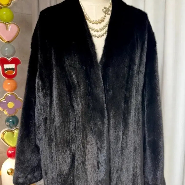 [BUNJANG] Copenhagen Female Mink Coat (Black) / (새상품) V넥 코펜하겐 최상급 휘메일 롱밍크 코트 (블랙)