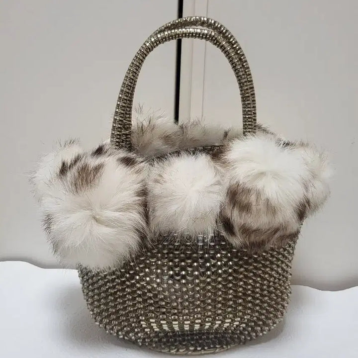 [BUNJANG] Rabbit Fur Embellished Tote Bag / 토끼퍼 장식 토트백