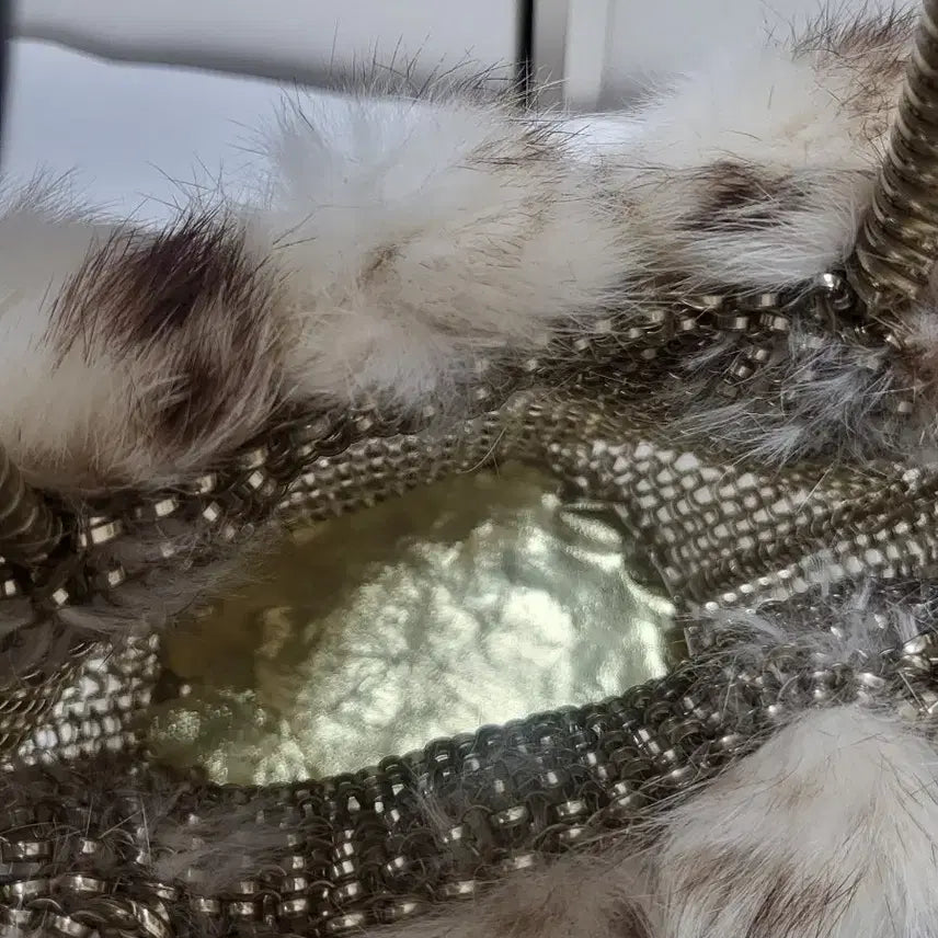 [BUNJANG] Rabbit Fur Embellished Tote Bag / 토끼퍼 장식 토트백
