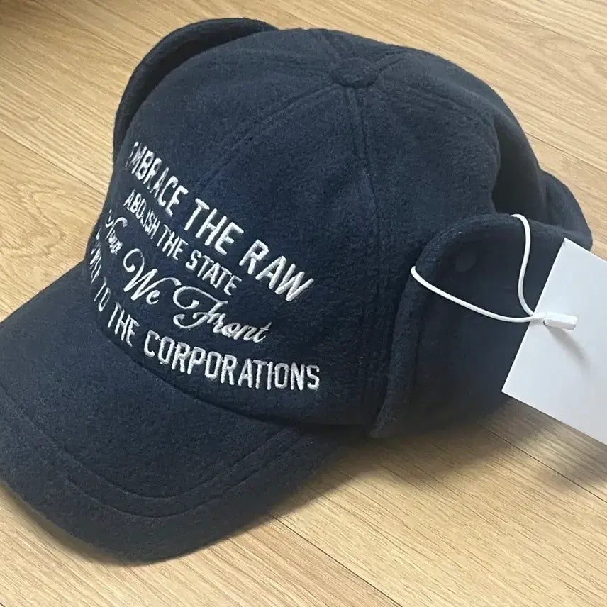 [BUNJANG] Millo Archive Spread Motif Fleece Cap / 밀로아카이브 트루퍼햇 Millo Archive 스프레드 모티프 플리스 캡