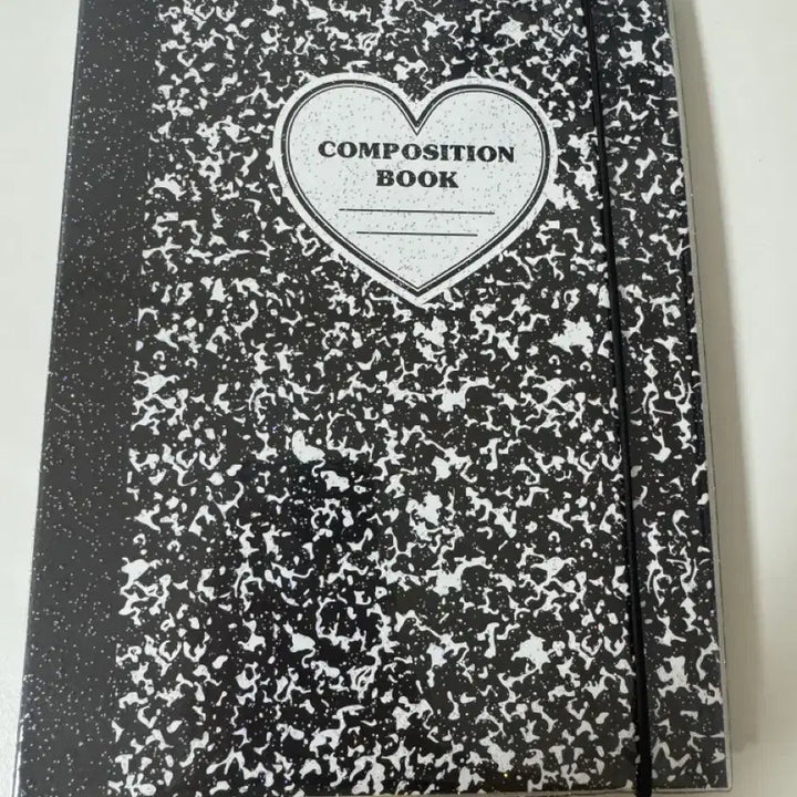 [BUNJANG] Composition Book Photocard Binder with Pages / 컴포지션북 포카바인더 속지포함 대지포함