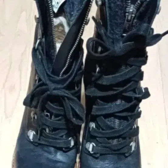 [BUNJANG] UGG Leather Ankle Boots 235-240 / UGG 가죽 앵클 부츠 235~240