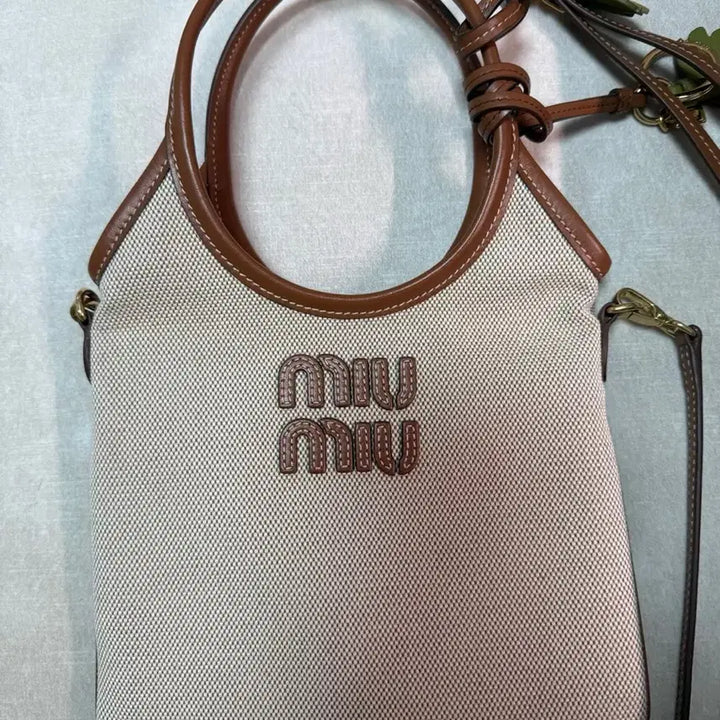 [BUNJANG] Miu Miu Canvas Tote Bag / 미우미우 캔버스 토트백