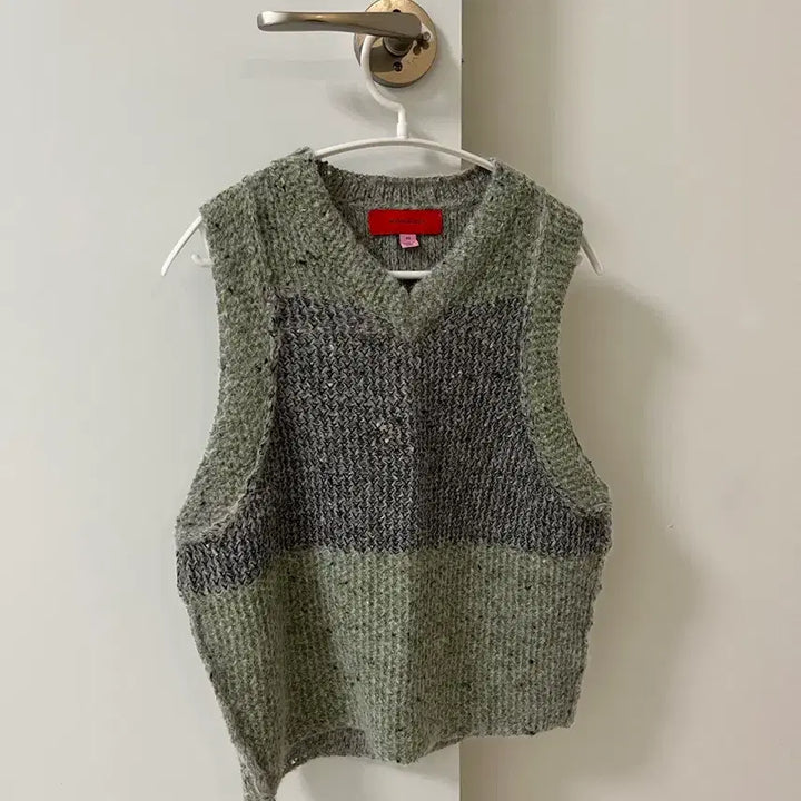 [BUNJANG] Eckhaus Latta Knit Vest / 에크하우스라타 니트 베스트