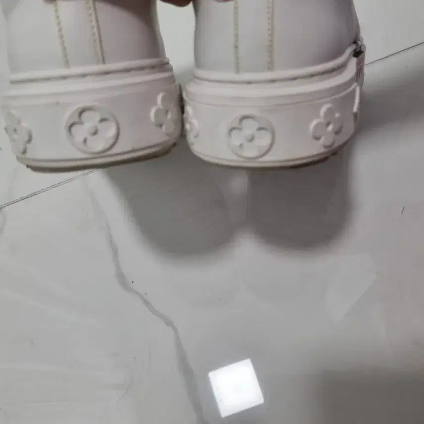 [BUNJANG] Louis Vuitton Sneakers 36 (230-235) - High-End / 루이비통 스니커즈 36사이즈<230~235 > 최고급